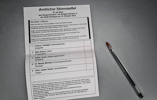 So sieht der Stimmzettel für die Bürgermeisterwahl 2023 in Stockach aus. In der freien Zeile ist es möglich, den Namen einer anderen ...