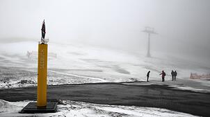 Die letzten Ski-Tage der Saison sind angebrochen. Das Wetter macht es den Touristen schwer, noch Ski-Spaß erleben zu können. Es fehlt an ...