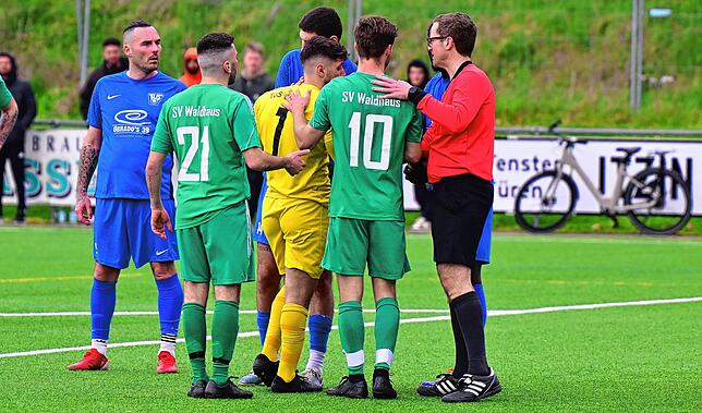 Bild 2: SV Waldhaus siegt 5:3 beim TuS Stetten – und wir haben Fotos!