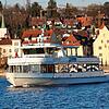 Auf diesem Archivbild ist das Personenschiff Seegold des Unternehmens Giess zu sehen, das zwischen Überlingen und Wallhausen pendelt. Am ...