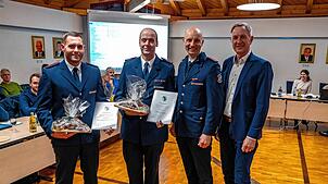 Michael Schmitt, Sascha Eichkorn (bisheriger Feuerwehrkommandant), Thomas Weißhaar (neuer Kommandant) und Sebastian Metzler (neuer ...