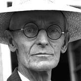 Eine undatierte Aufnahme des deutschen Schriftstellers Hermann Hesse (1877-1962).
