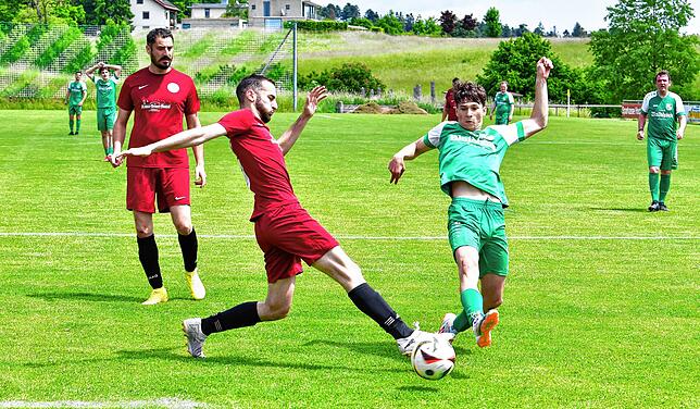 Bild 8: SV Waldhaus II gewinnt Kellerduell gegen DTFV Bad Säckingen mit 2:1 – und wir haben Fotos!