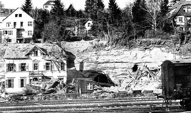 Der Luftangriff auf Überlingen am 22. Februar 1945 tötete 20 Menschen und zerstörte zahlreiche Gebäude. Sechs Häuser wurden total ...