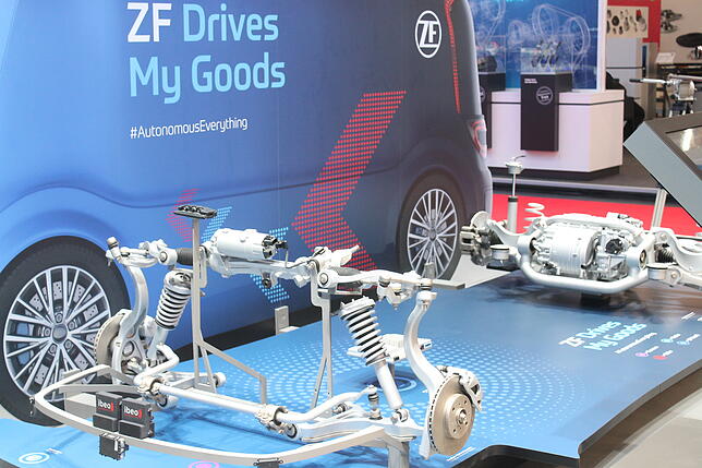 ZF stellte auf der Hannover Messe ein Modell eines autonom fahrenden Fahrzeugs vor.