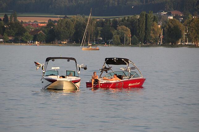 Wer zuerst kommt, mahlt zuerst: Bereits am Mittag werden Boote um Bereich des Konstanzer Trichters ankern, damit die Sicht aufs ...