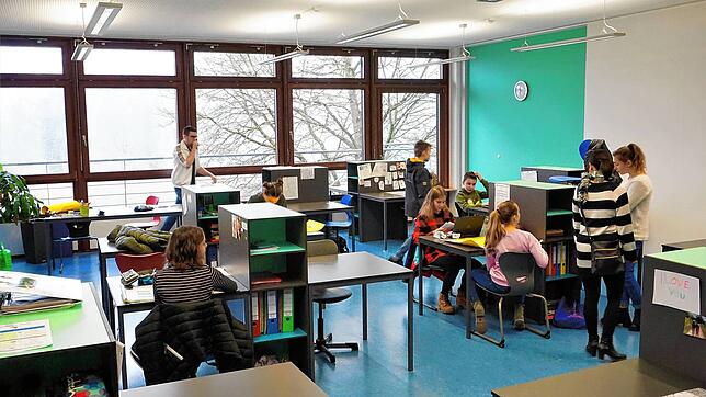 Ab der sechsten Klasse arbeiten die Schülerinnen und Schüler der Gemeinschaftsschule mit Laptops. Die Arbeitsweise wurde am Tag der ...