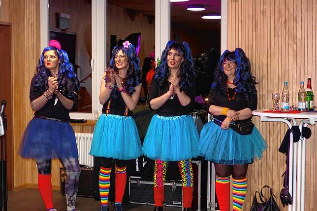 Bild 27: Wiiberfasnet 2025: Die besten Bilder der Hü-Ri-Frauen in Hürrlingen – Ein aufregendes Spektakel!