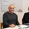 Unser Mitarbeiter Gerald Edinger im Gespräch mit Pfarrer Fabian Schneider, der momentan die Seelsorgeeinheiten Bonndorf-Wutach und ...