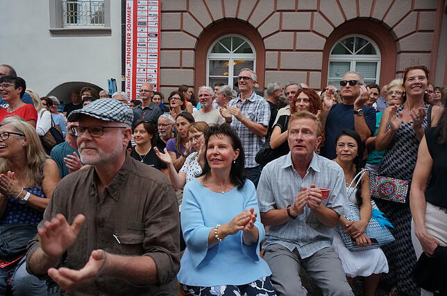 Bild 13: Bilder von den Besuchern beim Tiengener Jazzfest