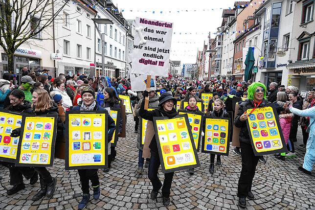 Die Südstadtschule will im digitalen Zeitalter angekommen sein. Ihr Spruch: „Neandertal, das war einmal – mir sind jetzt ...