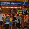 Der Eintritt zum Weinfest, hier ein Bild von 2023, wird teurer. Bislang kostete das Ticket für drei Tage 5 Euro inklusive Glas. Künftig ...