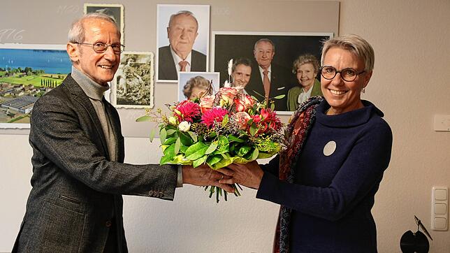 Karl Steidle, der vor 23 Jahren die Messmer Stiftung mitbegründet hat, übergibt sein Amt als Stiftungsratsvorsitzender an Sabine Adam, ...