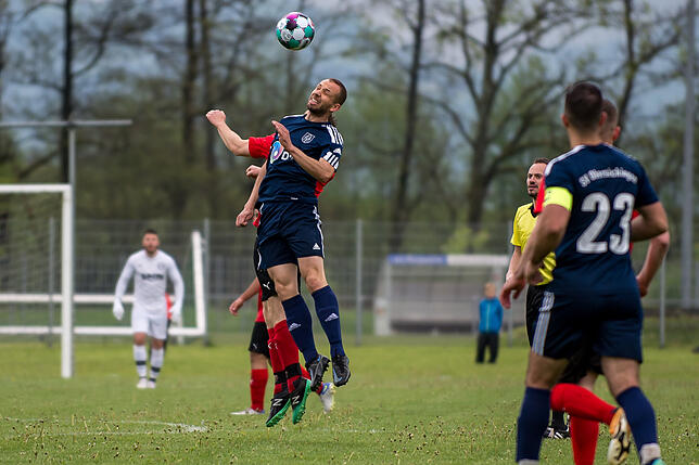 Bild 37: FC 08 Bad Säckingen feiert glücklichen 2:0-Derbysieg beim SV Obersäckingen &ndash; und wir haben Bilder!