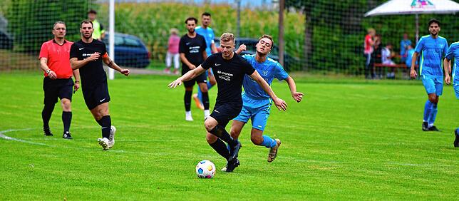 Bild 11: SV Buch setzt sich mit 6:1 gegen die SG FC Wehr/Brennet durch &ndash; und wir haben Bilder!