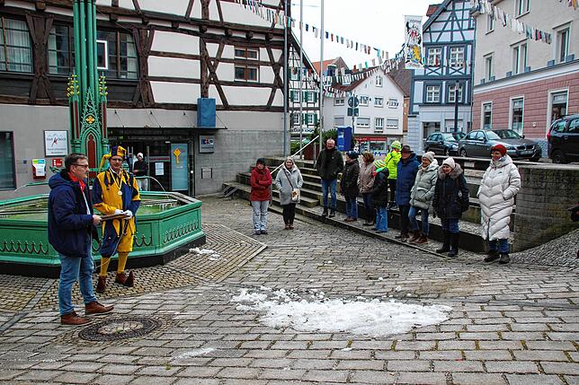 Am Schmotzige Dunnschtig wird das Marktbrückle zum Schauplatz der Meßkircher Fasnet.