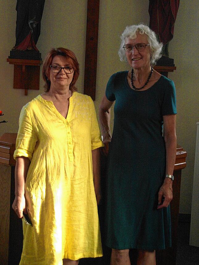 Auf Ödland stellten Eugenia Jäger und Rosemarie Vollmer aus, das Vokalensemble „Tempera mente“ gab einen Vorgeschmack auf sein ...