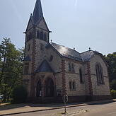 Die evangelische Kirche in Staufen: Zu der Pfarrgemeinde gehört auch die Pfadfindergruppe Lazarus von Schwendi, in der Christian L. als ...