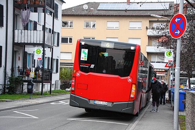 Durch die Verlegung der Buslinie 6 in die Klingenbergstraße sind Parkplätze weggefallen.
