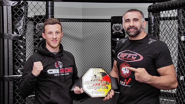 Kampfsportler Rafail Sappidis (links) aus Donaueschingen ist als Profi im Grappling und MMA (Mixed Martial Arts) erfolgreich. Darauf ist ...