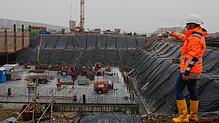 Der Grundriss des unterirdischen Betriebsgebäudes für den Röhrenbergtunnel bei Allensbach ist schon zu erkennen. Projektleiterin Selina ...