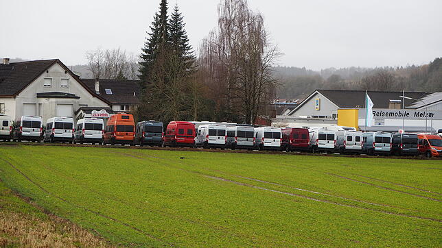 Die östliche Ortseinfahrt in Jestetten wird umgestaltet. Wo sich im Augenblick ein Nachtclub sowie ein Autohaus befinden, werden ein ...