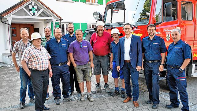 Die Übergabe des Liggersdorfer Feuerwehrfahrzeugs LF16 an den Mühlinger Verein &bdquo;Hilfe für Menschen in der Ukraine&ldquo; am 6. ...