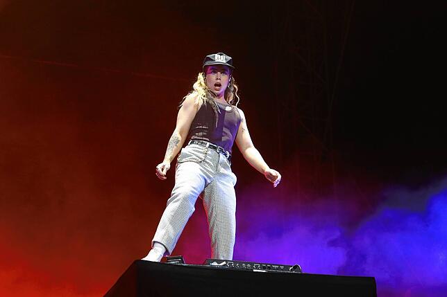 Bild 13: Southside 2023: Die schönsten Bilder vom Auftritt von Tash Sultana