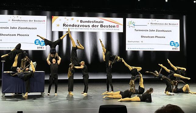 Beim Bundesfinale Rendezvous der Besten zeigte das Showteam Phoenix seine Nummer „Capti in somnio“ und erhält dafür die zweithöchste ...