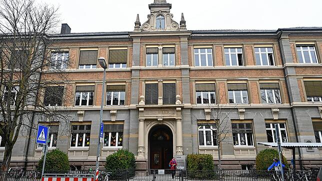 Die Tegginger Schule: Auf Antrag der FGL befindet sich nun auch sie auf der Liste der Gebäude, an denen kurzfristige Maßnahmen ergriffen ...