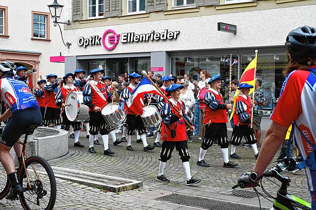 Bild 22: So schön ist das bunte Treiben am Chilbi-Festumzug (Teil 1)