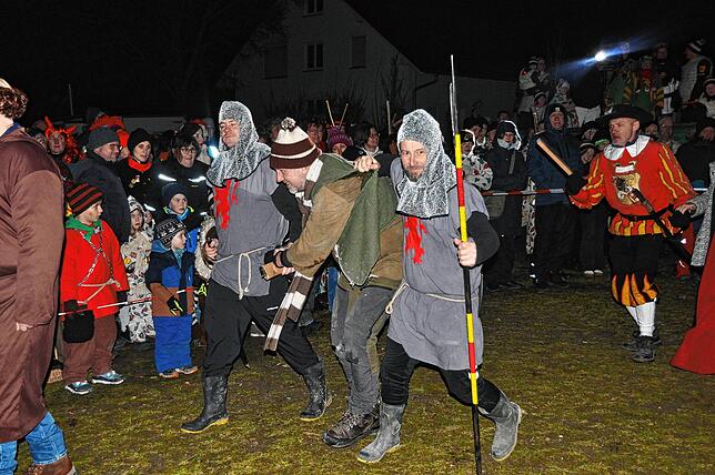 Bild 7: Alle Bilder des Hugeloh Narrenspiels