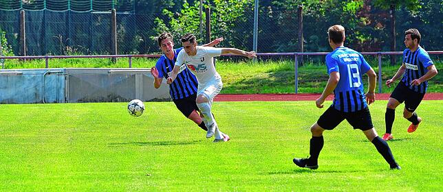 Bild 2: Hier gibt es die Bilder vom 4:1-Sieg des FC Erzingen bei der SG FC Wehr-Brennet