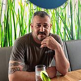 Der Besitzer des Dönerimbiss Memos, Mehmet Yirtlaz, serviert aktuell weniger Döner. Er hofft, dass wieder mehr Laufkundschaft zu ihm ...