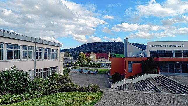 Der Laufenburger Schulcampus auf dem Rappenstein: Links der Neubau der Hans-Thoma-Schule für die Sekundarschüler der Klassen 7 bis 10, ...