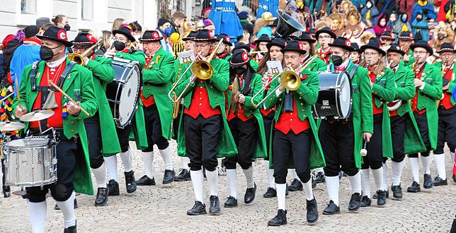 Was wäre das Narrenbaumstellen ohne die Begleitung der Stadtmusik, die gestern auch in reduzierter Formation auftrat. Und zum Abschluss ...