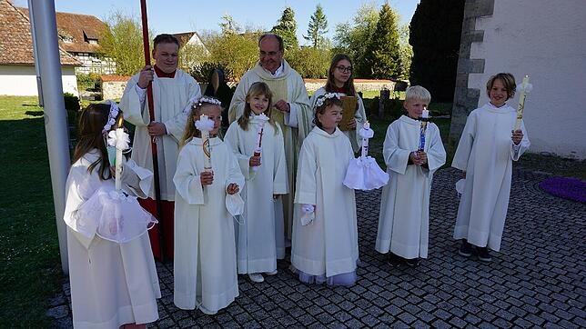 Auch in der Kirche St. Martin in Seefelden fand die Erstkommunion am Ostermontag in zwei Gottesdiensten statt. Im ersten ...
