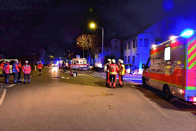 Das Rote Kreuz war ebenfalls mit einem Großaufgebot vor Ort.