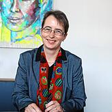 Bei der Präsentation im Amtszimmer des OB: Brigitte Reichmann ist neue Leiterin des Fachbereichs Bildung, Jugend, Sport in der ...
