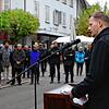 OB Simon Gröger bei seiner Rede zum Volkstrauertag am Rathaus Radolfzell.