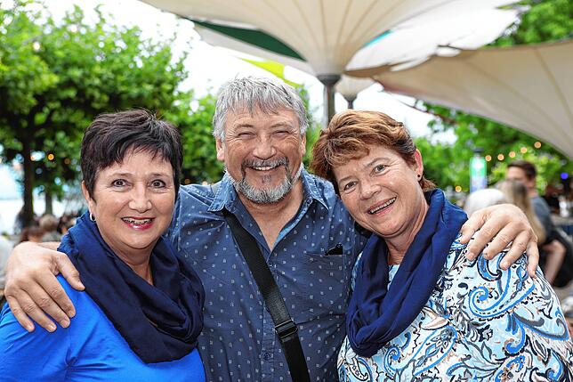 Bild 34: Die Gäste feiern beim Stadtgartenfest: Hier sind die Fotos vom ersten Abend