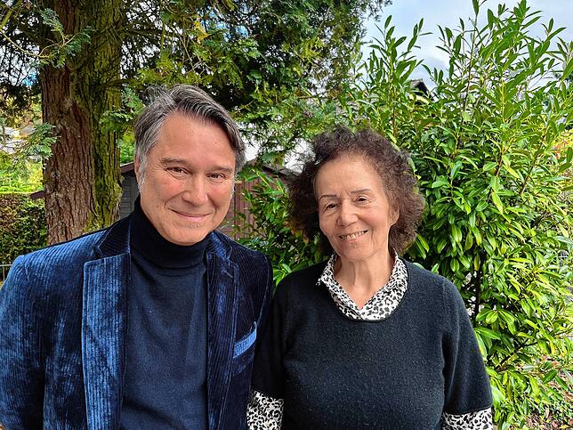 Biolago-Projektleiter Carlos Lange-Prollius mit Gesine Hitschler.