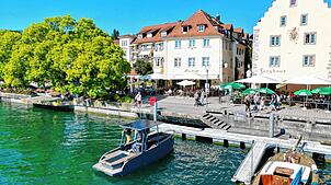 An der Seepromenade wurde eine Frau von ihrem Begleiter harsch angegangen. Als Zeugen der Frau helfen wollen, werden sie nach ...