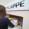 In der Babyklappe am Franziskusheim in der Neckarstraße wurden wie auf unserem Symbolbild über die Jahre vier Babys von unbekannten ...