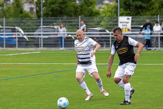 Bild 46: Legenden-Spiel beim SV Rheintal endet 5:5 – wir haben Fotos!