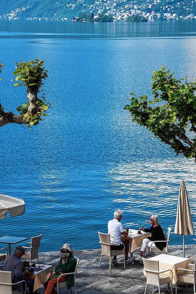 Restaurant in Ascona, Tessin: Ab Samstag, 6. Juni dürfen wieder mehr als vier Personen an den einzelnen Tischen sitzen.