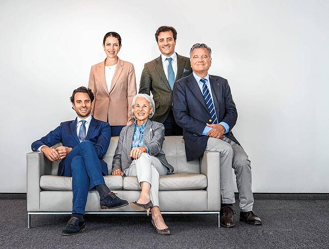 Die dritte und vierte Generation auf einem Bild (von links): Victor Wilhelmi und Katharina Rohrer-Zaiser, Geschäftsführer-Team der ...