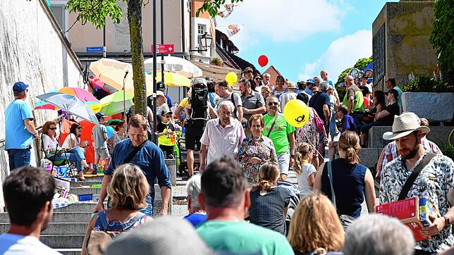 Die Besucher am Samstagmorgen an der Kirchhalde.