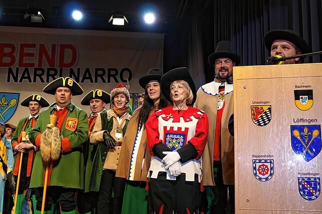Bild 6: Fasnacht pur beim traditionellen Öschabend: Wir haben die Bilder