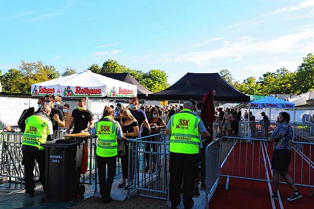 Bild 22: Gute Laune beim Gute-Zeit-Festival: Sehen Sie hier alle Bilder von der Sause im Bodenseestadion